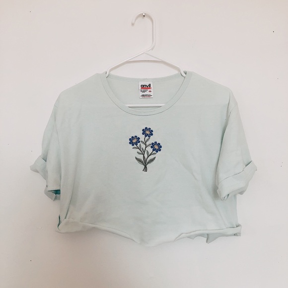 Anvil Tops - 🌿 Vintage Mint Green Flower Crop Top T Shirt 🌿